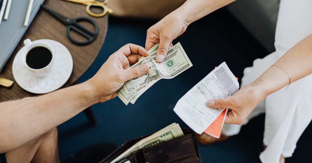 téléchargez un modèle de contrat de prêt (loan agreement) en français, prêt à personnaliser. protégez vos intérêts lors de l’emprunt ou du prêt d’argent avec un accord clair et officiel.